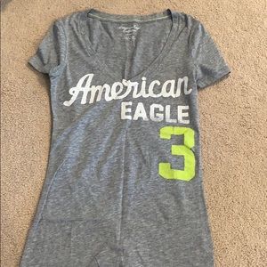 American Eagle V neck
